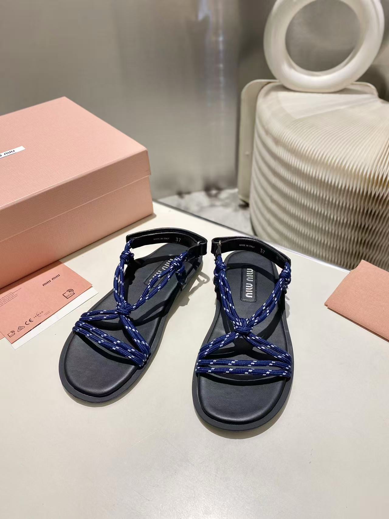 miumiu リビエール コードxレザー サンダル