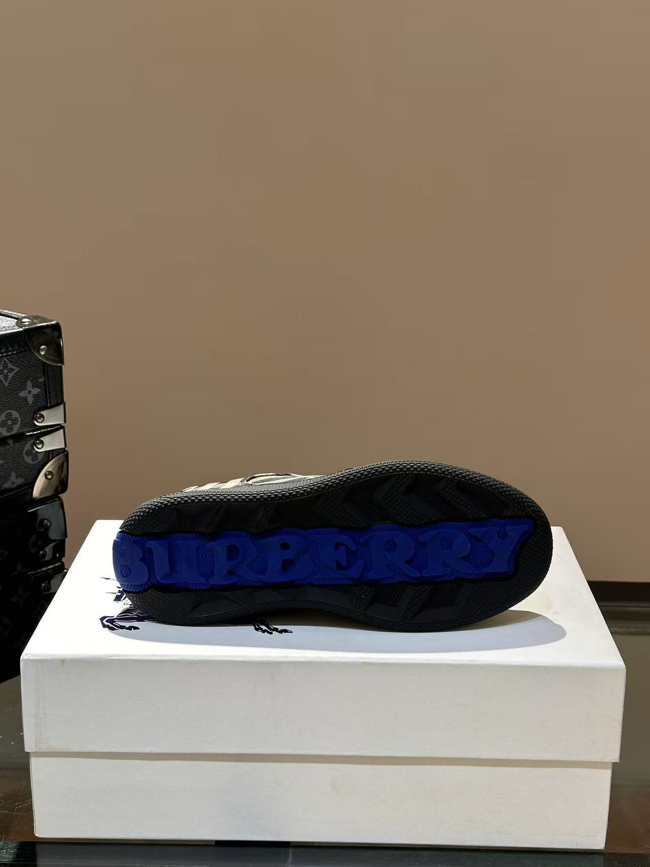 Burberry チェック テラススニーカー