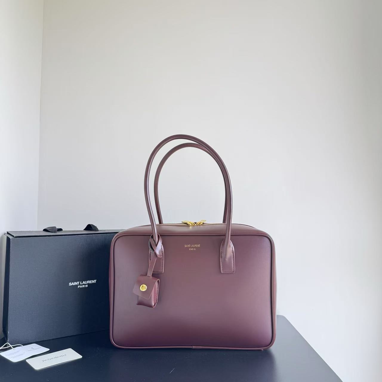 Saint Laurent サンローラン サック ド ジュール バウレットバッグ（サンローラン ボックスレザー）