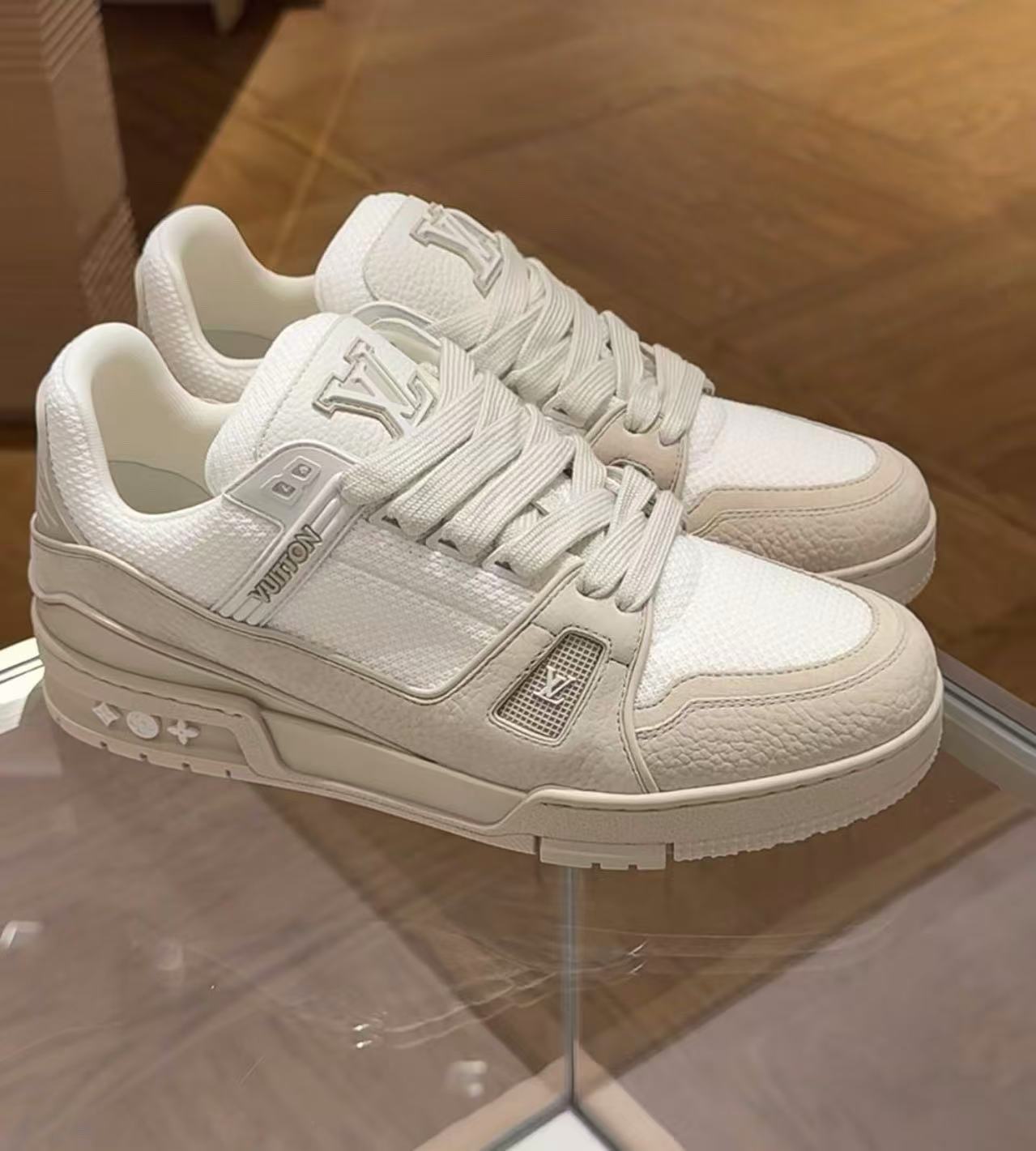 Louis vuitton トレイナー スニーカー