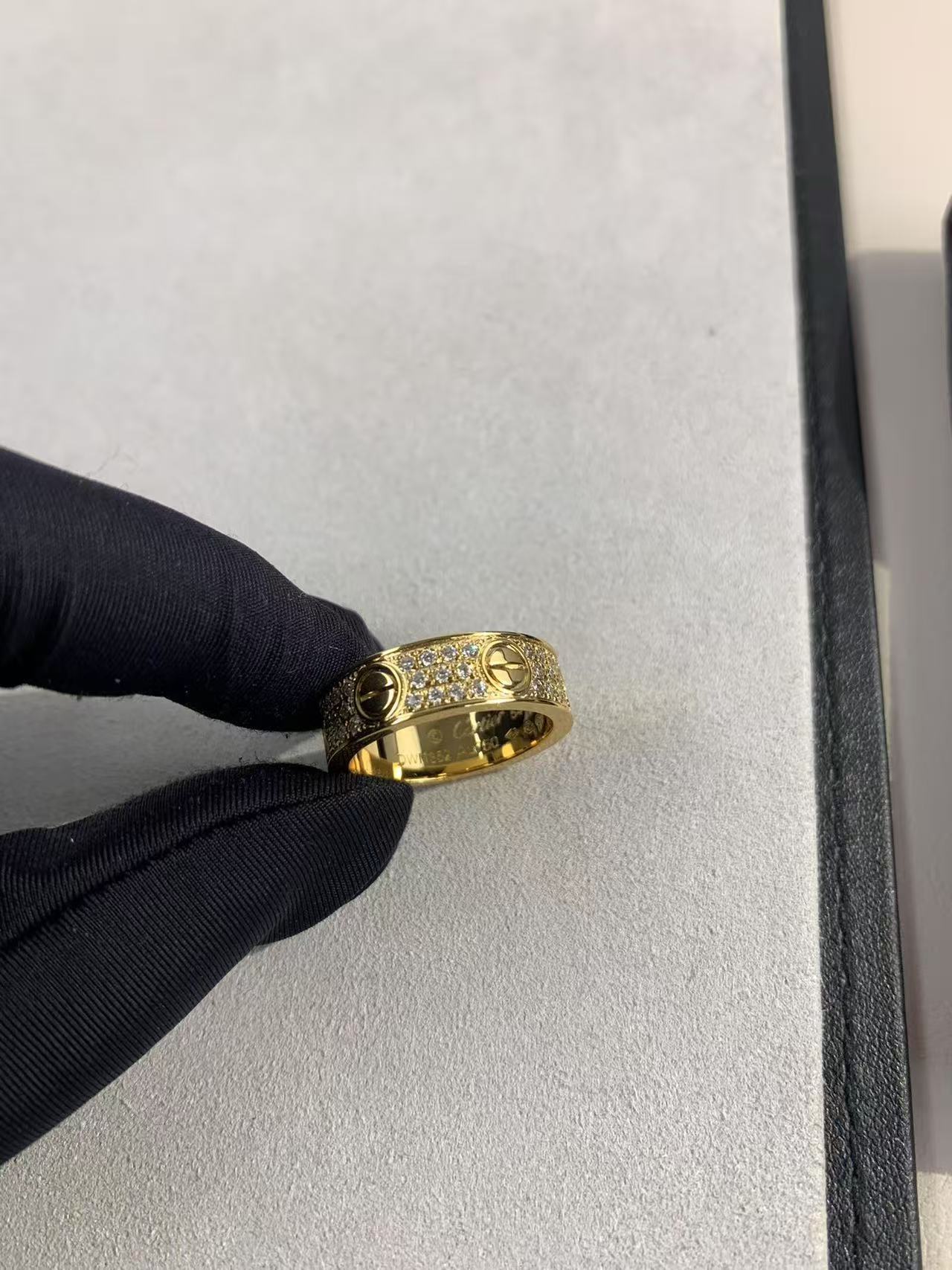 Cartier Love リング、スモールモデル、パヴェ