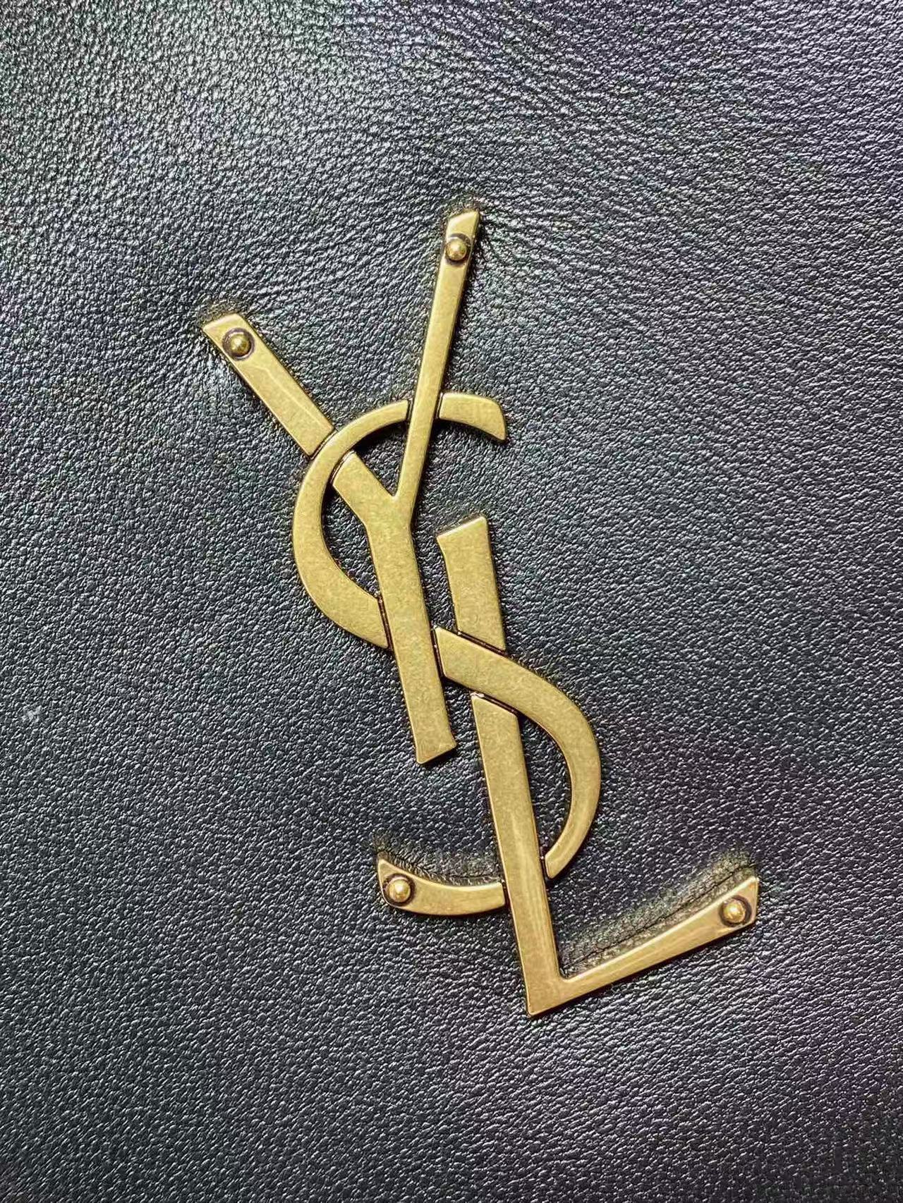 Saint Laurent サンローラン ポーチ（ラムスキン）