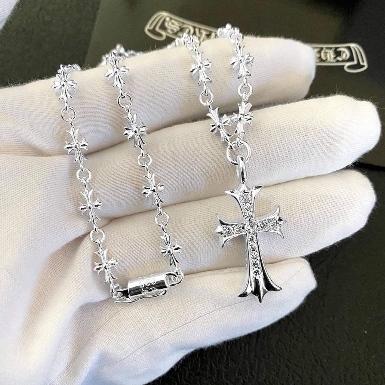 クロムハーツ	【ダイヤモンド】タイニーEネックレス/タイニーファットクロスチャーム/ネックレス