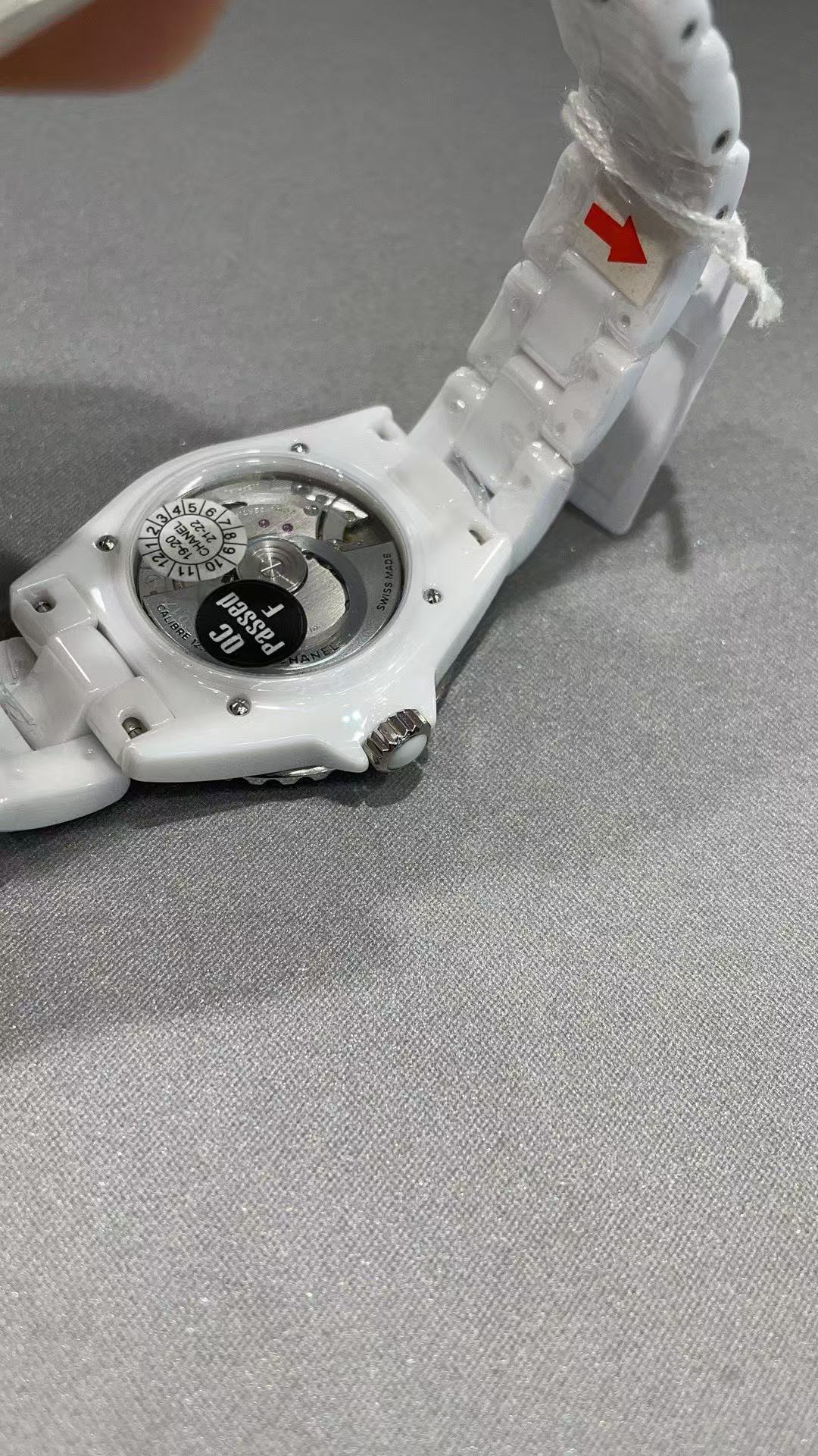 CHANEL J12 キャリバー12.2, 33mm