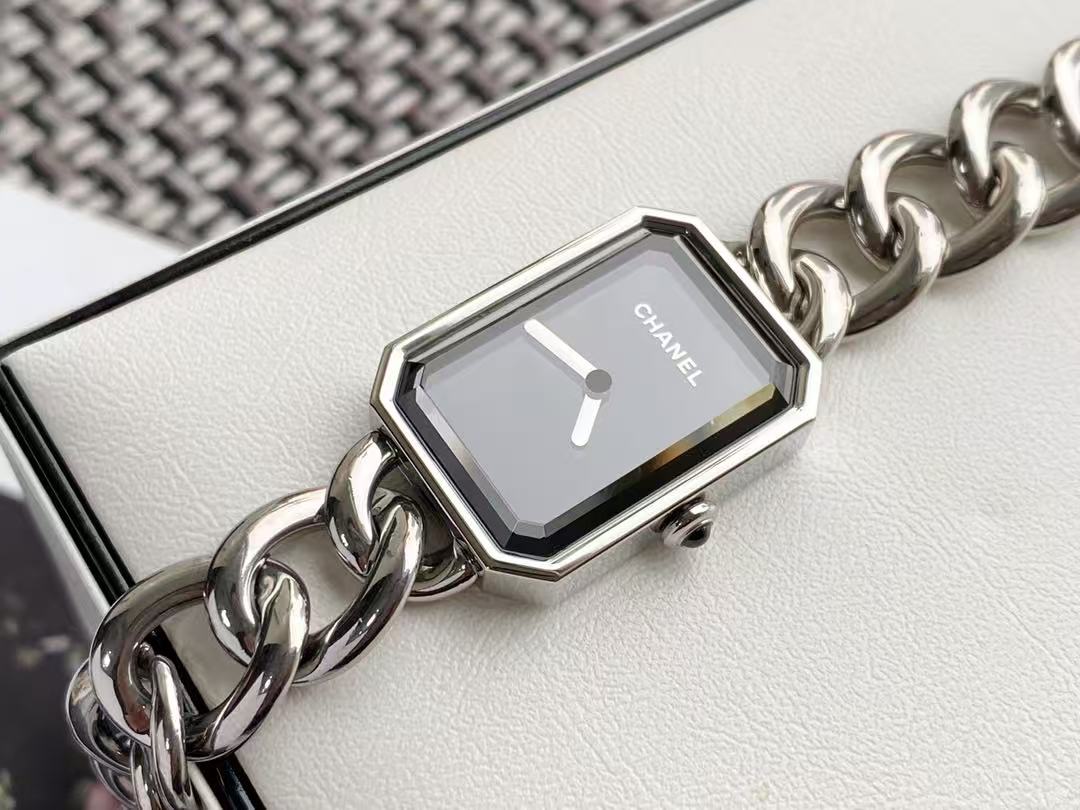 CHANEL プルミエール メタル チェーン