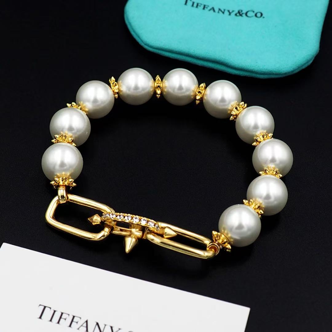 ティファニー タイタン by ファレル・ウィリアムス パール ブレスレット イエローゴールドにダイヤモンドをセッティング