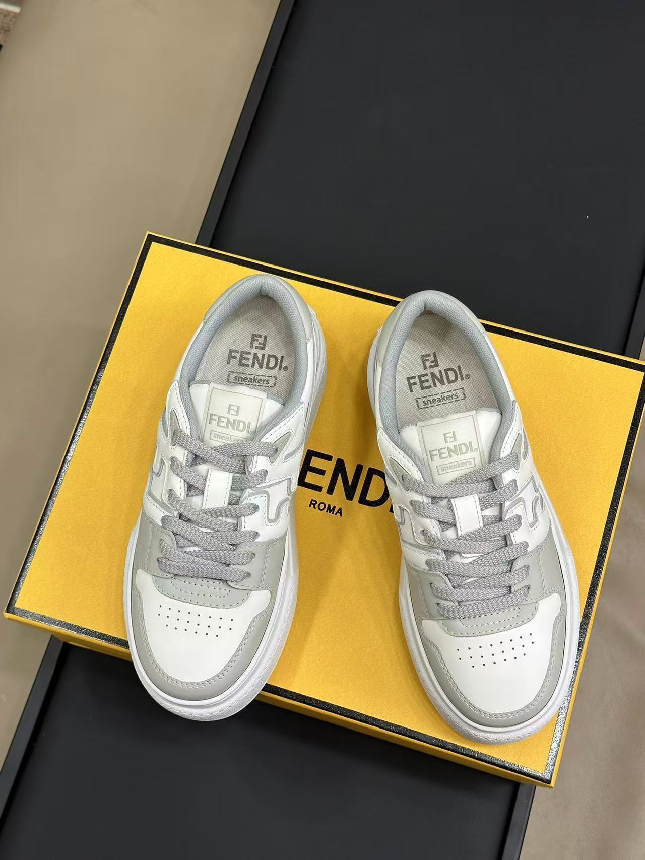 Fendi フェンディ マッチ グレーレザー プラットフォームロートップ