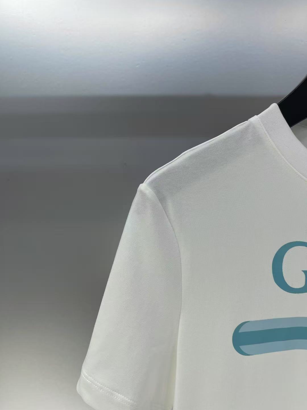 GUCCI プリント ソフトコットンジャージー Tシャツ