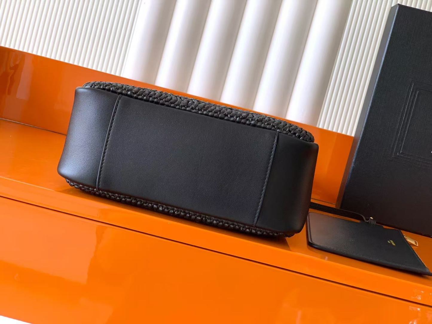 Saint Laurent サンローラン  LE 5 À 7 ソフト スモール（ラフィア/レザー）