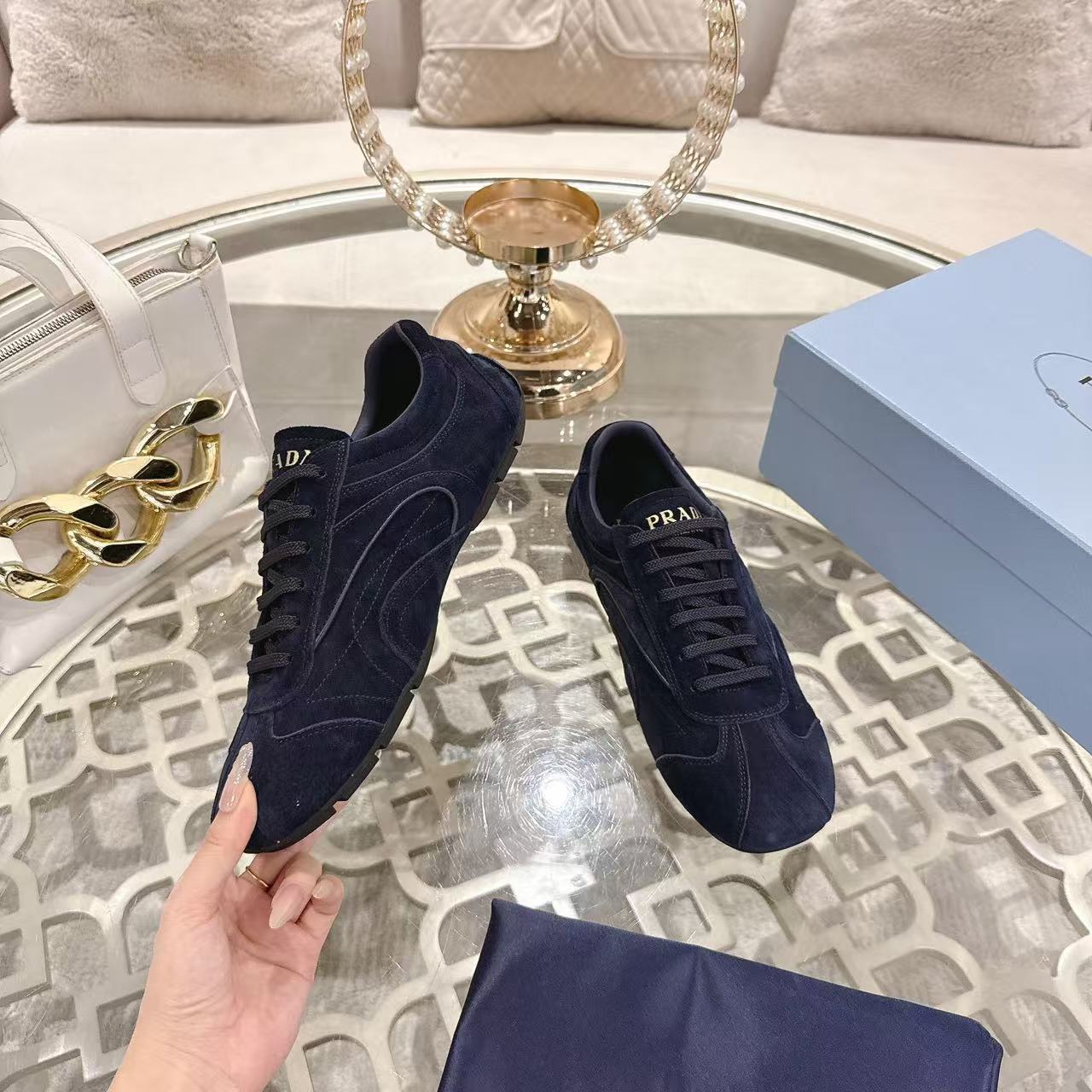 Prada スエード スニーカー