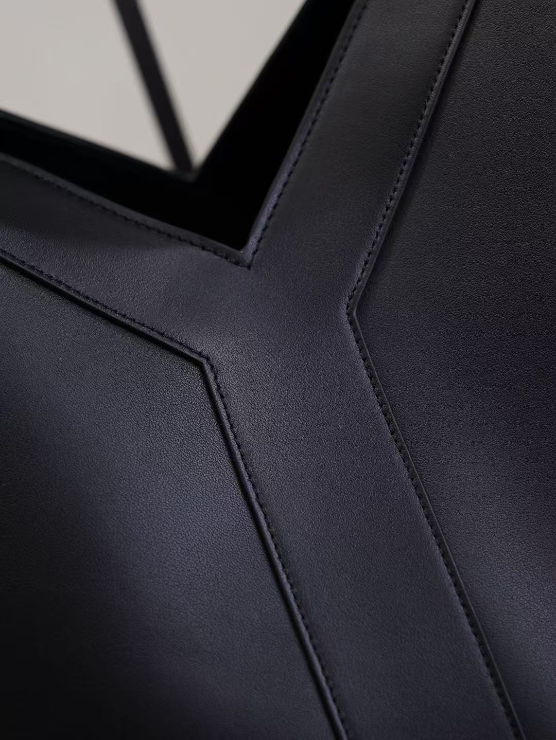 Saint Laurent サンローラン  トート（レザー）