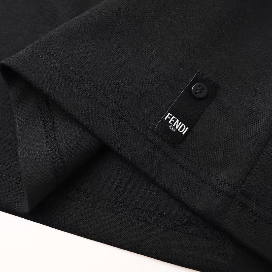 Fendi ブラックコットン Tシャツ