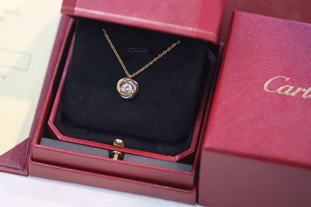 トリニティ ペンダント、ブリリアントカット ダイヤモンド