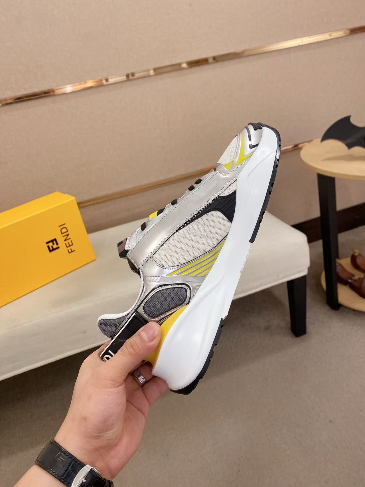 Fendi フェンディ フロー スニーカー