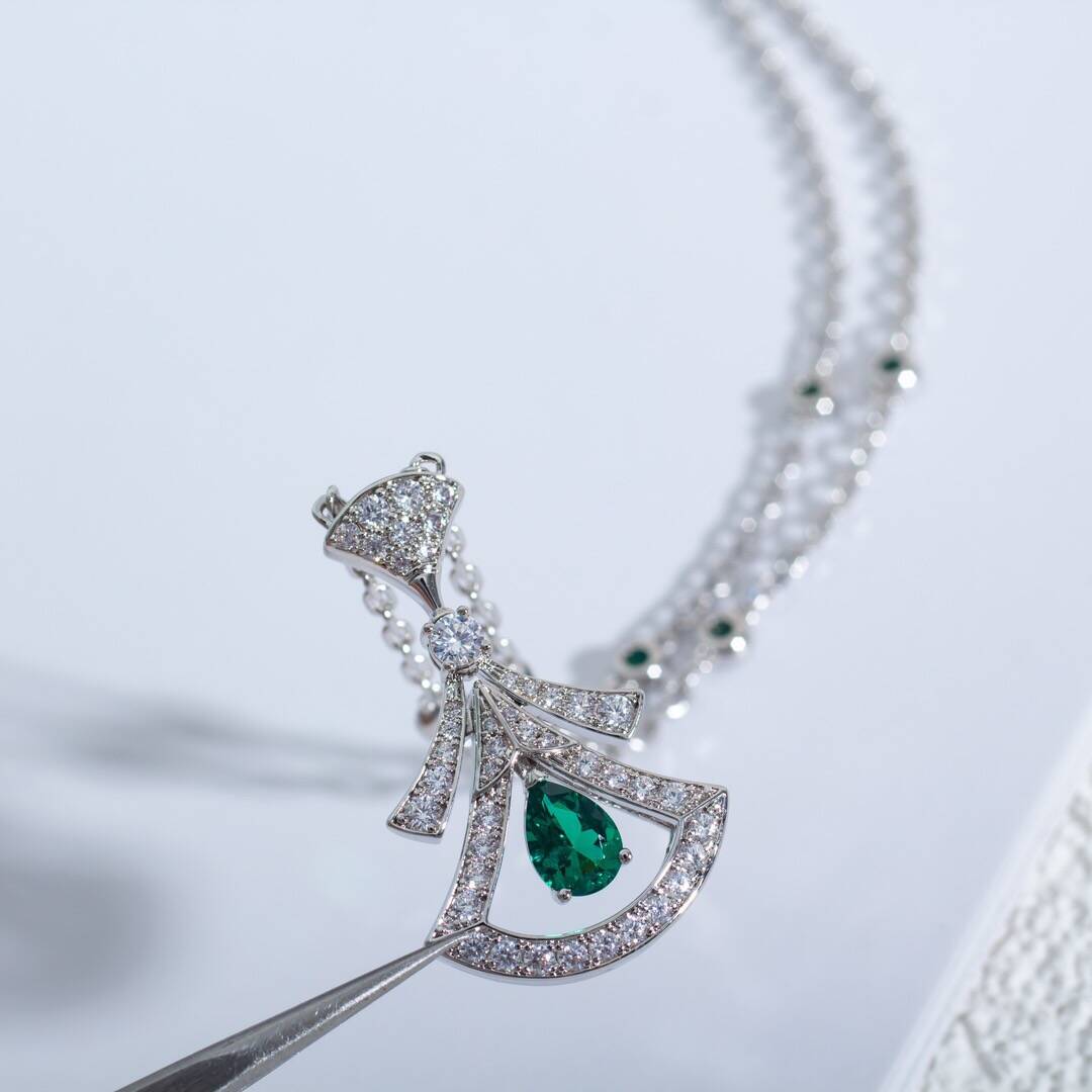 ディーヴァ ドリーム ネックレス