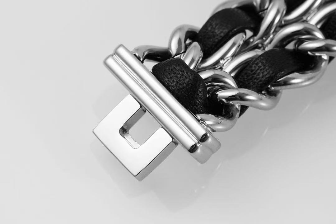 CHANEL プルミエール アイコニック チェーン