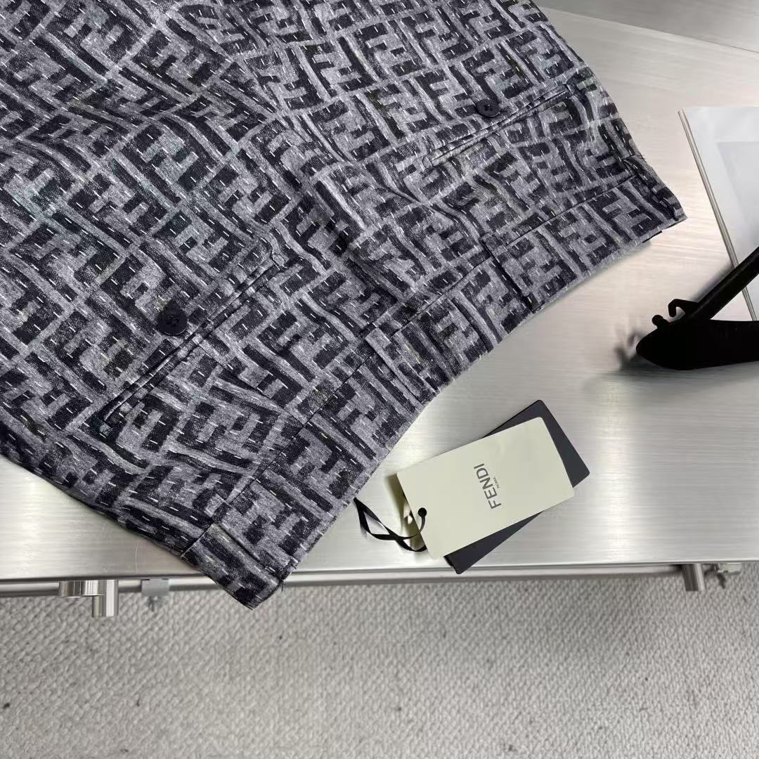 Fendi ステッチ入り ブルーFFデニム ショートパンツ