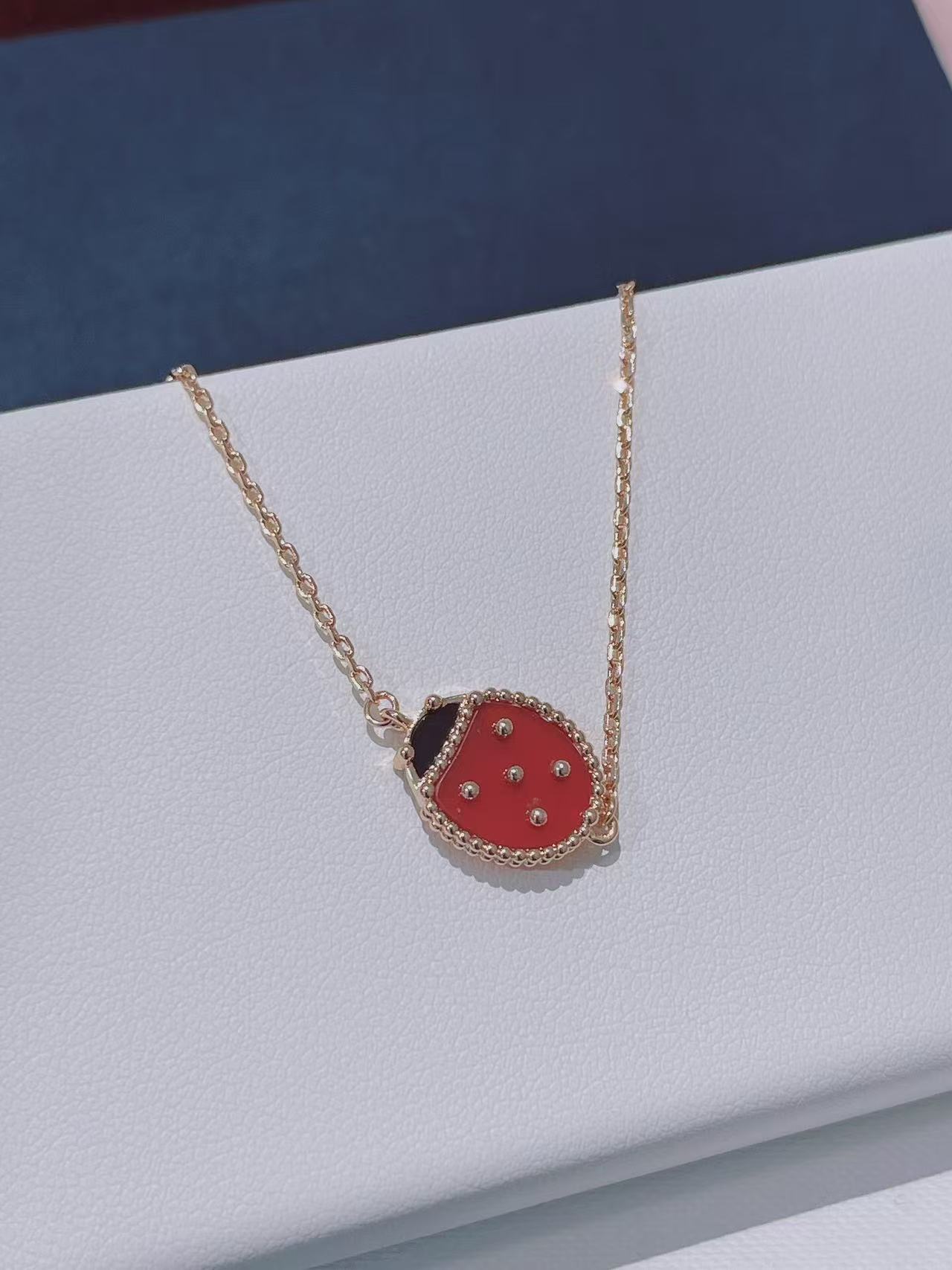 ラッキー スプリング ブレスレット、クローズドウィング レディバグ