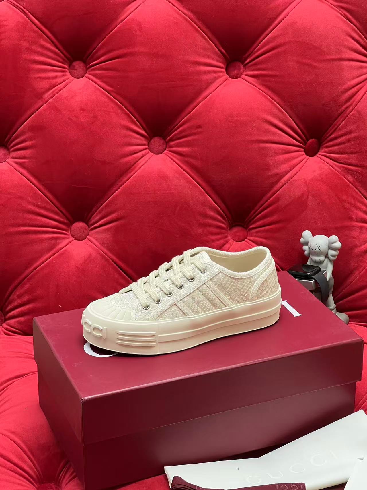 GUCCI ウィメンズ チャンキー スニーカー