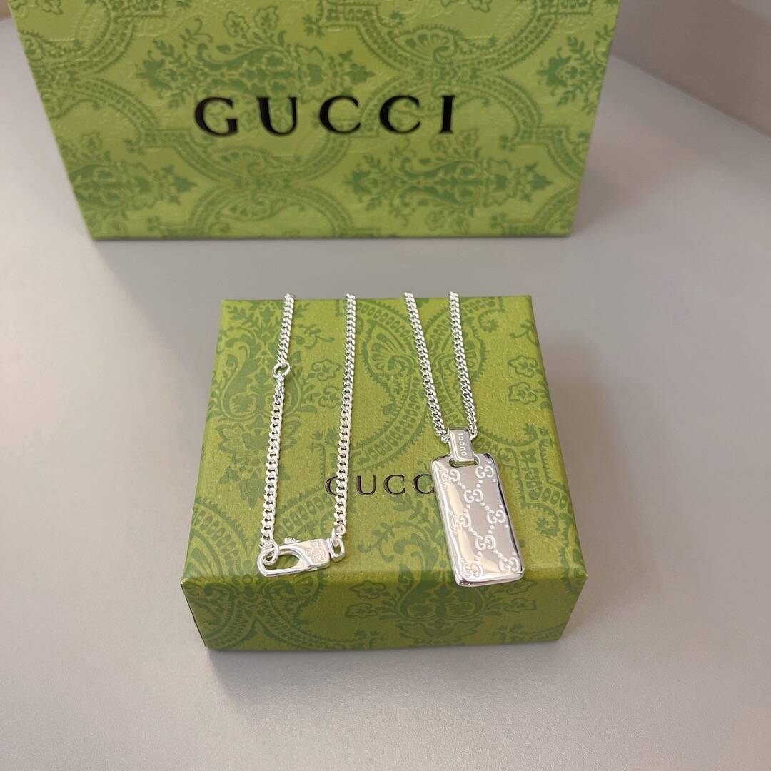 グッチ シグネチャー GG タグ付き ネックレス