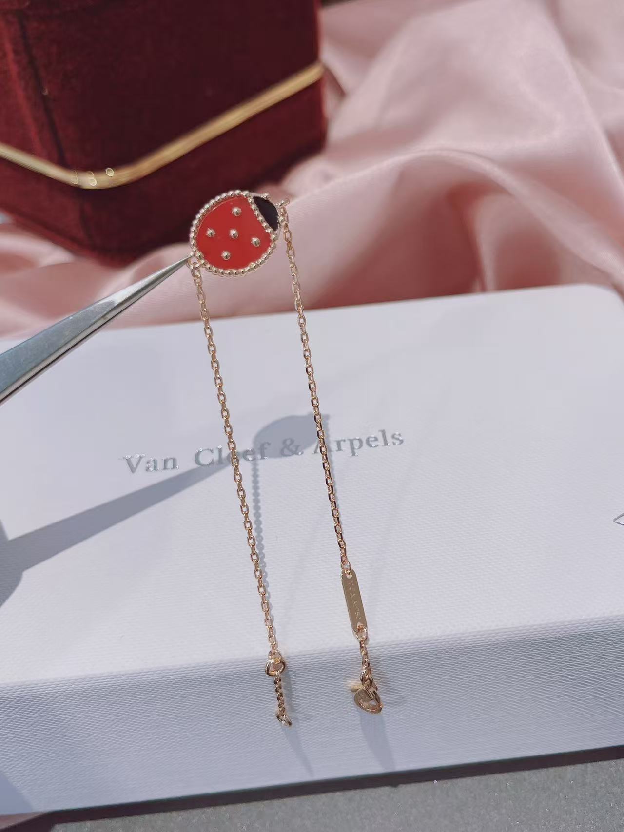 ラッキー スプリング ブレスレット、クローズドウィング レディバグ