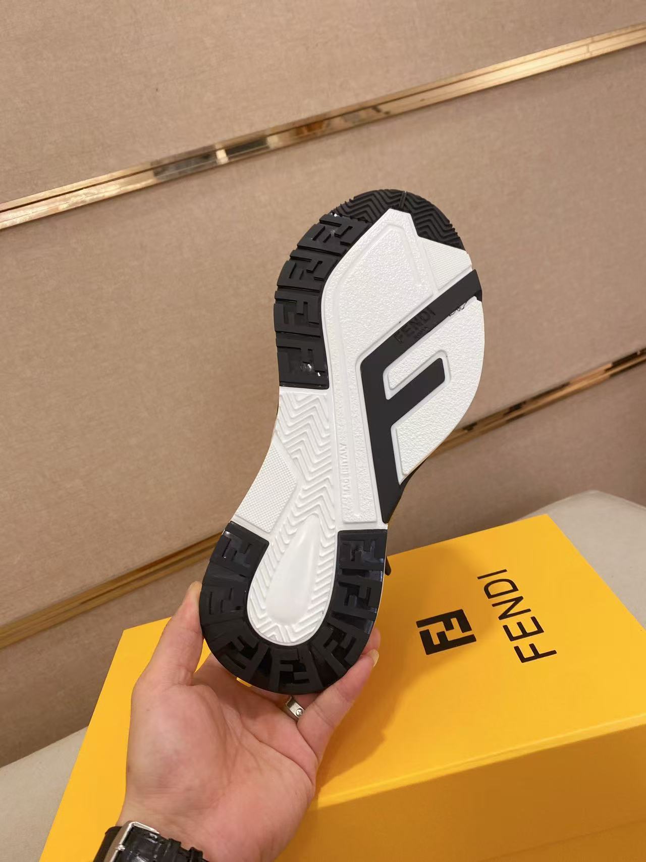 Fendi フェンディ フロー スニーカー