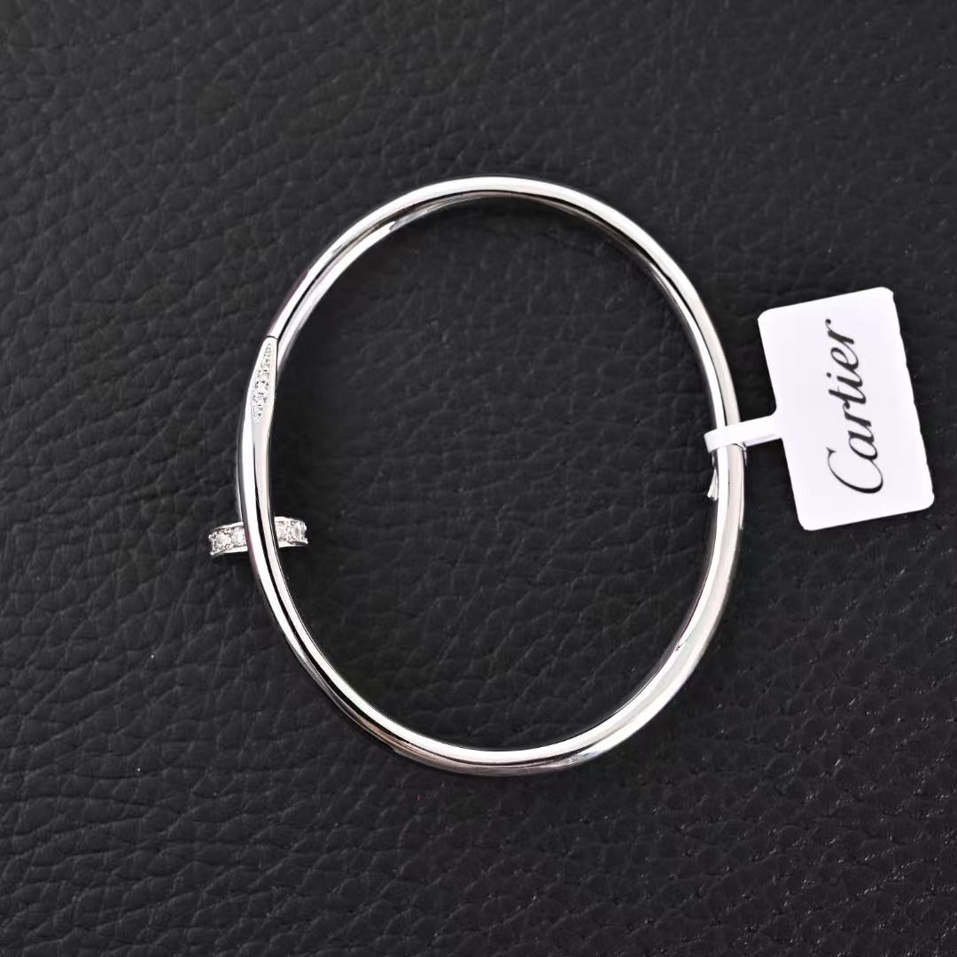Cartier ジュスト アン クル ブレスレット  スモールモデル  ダイヤモンド