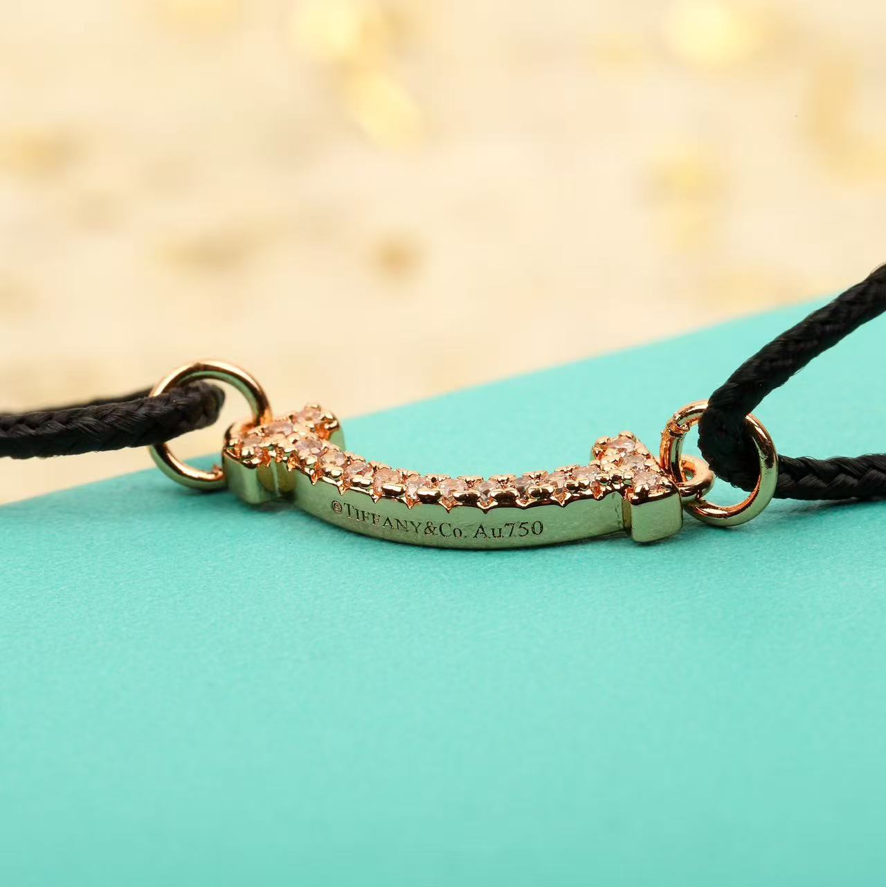 スマイル ブレスレット ローズゴールドにダイヤモンドをセッティング、ブラック コード