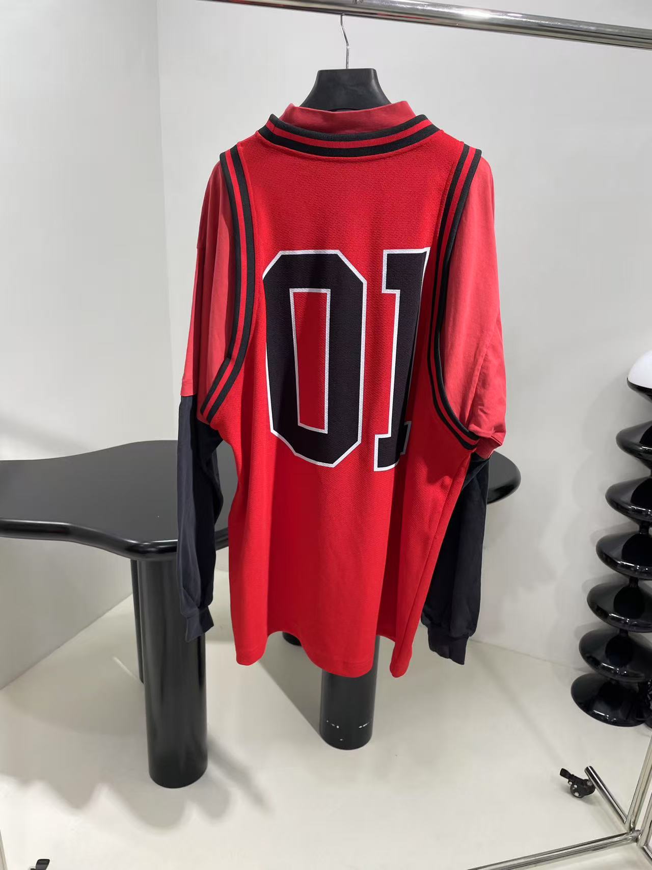 Balenciaga レッド/ブラック の メンズ BASKETBALL SERIES - レイヤード ロングスリーブ Tシャツ