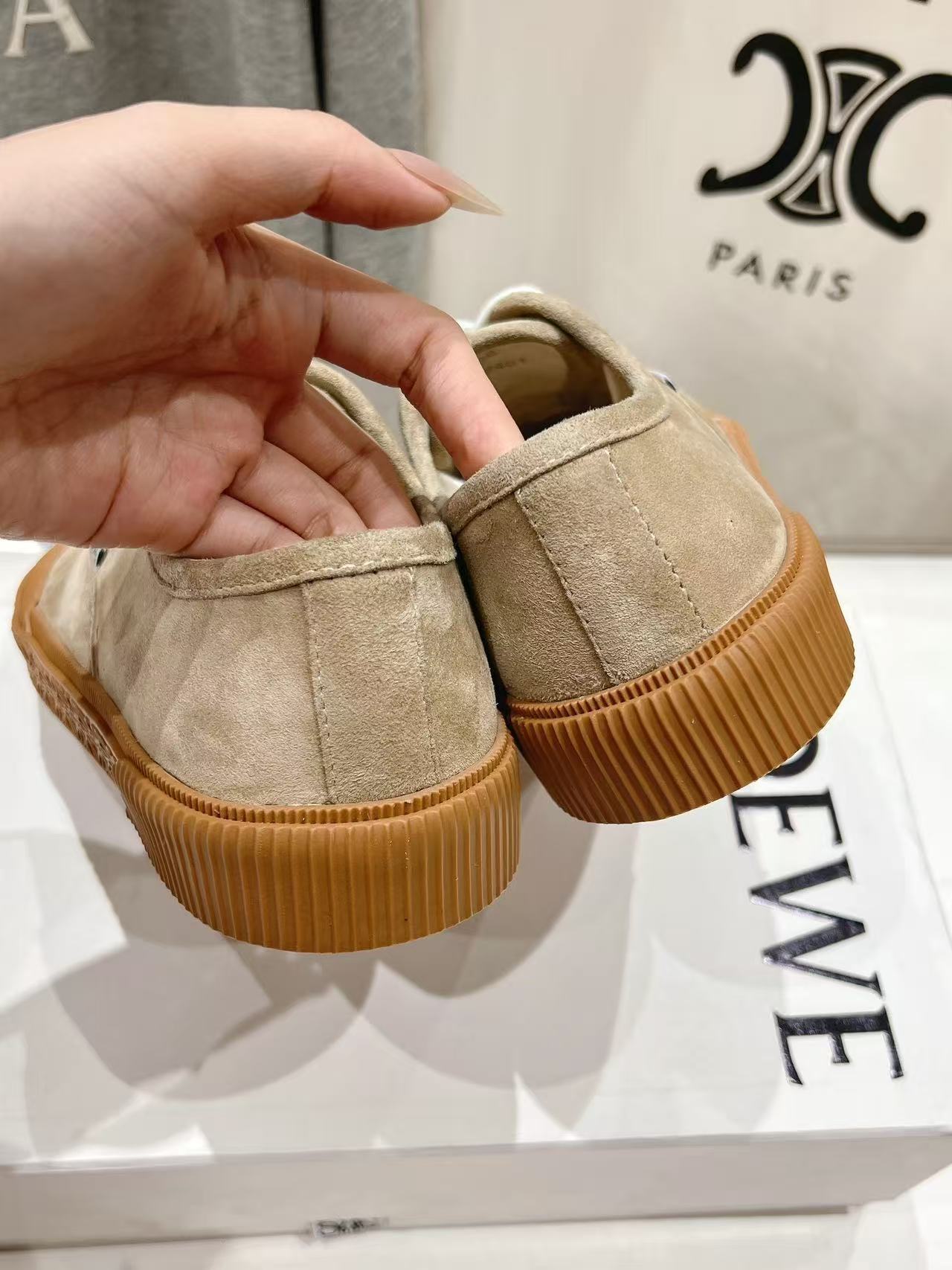 Loewe テラバルカ レースアップスニーカー（スエード）