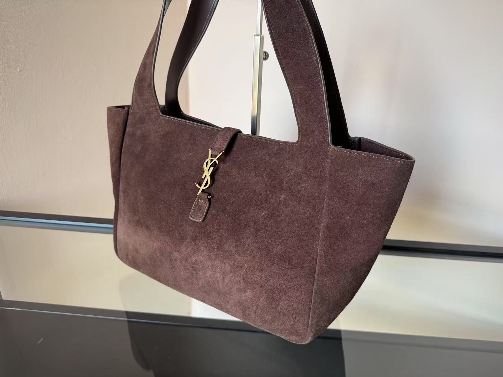 Saint Laurent サンローラン LE 5 À 7 BEA（スエード）