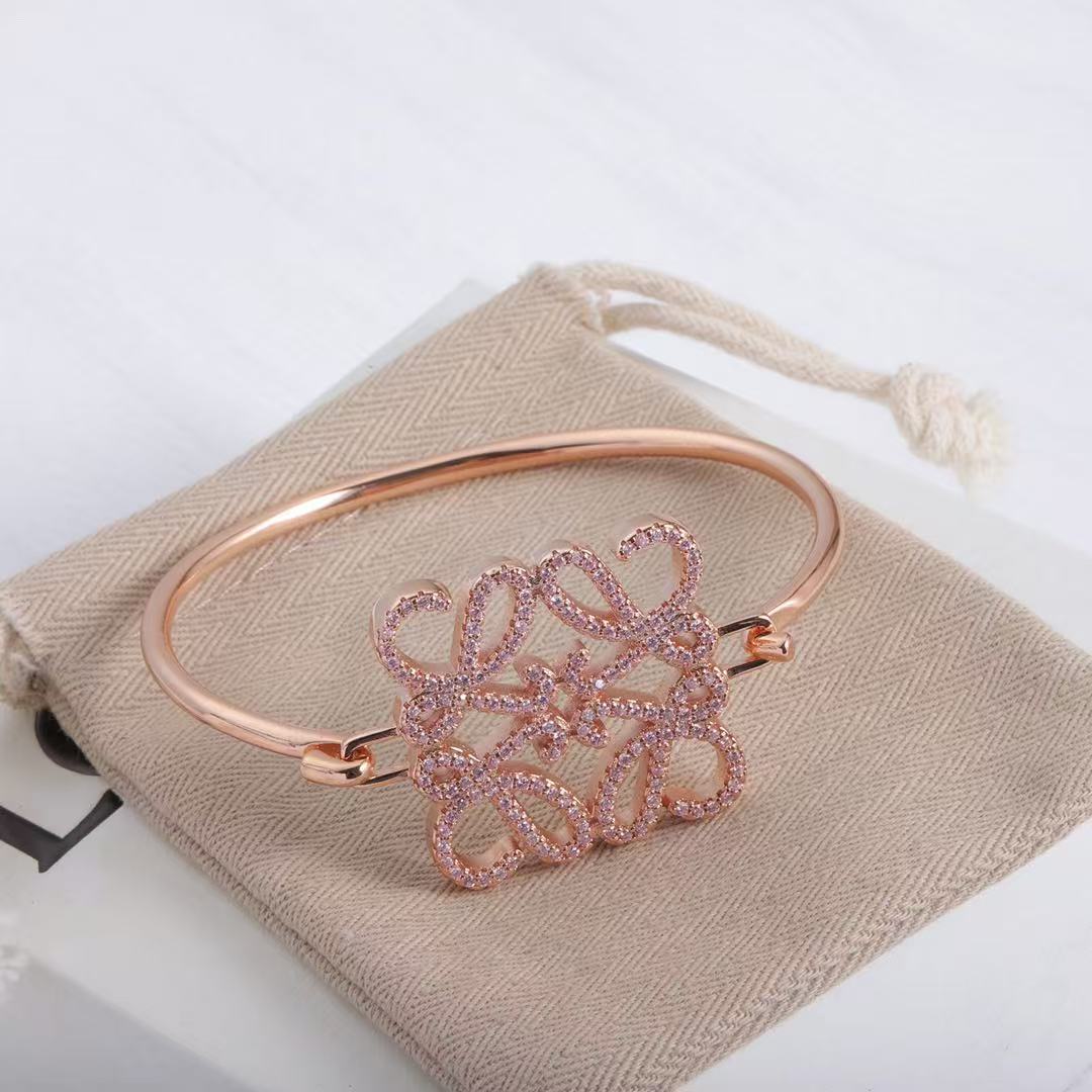 LOEWE パヴェ アナグラム オープンブレスレット (スターリングシルバー＆クリスタル) ゴールド