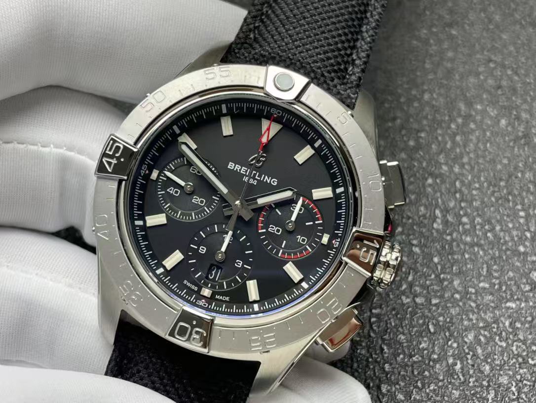  Breitling ブライトリング スーパー アベンジャー B01 クロノグラフ 46