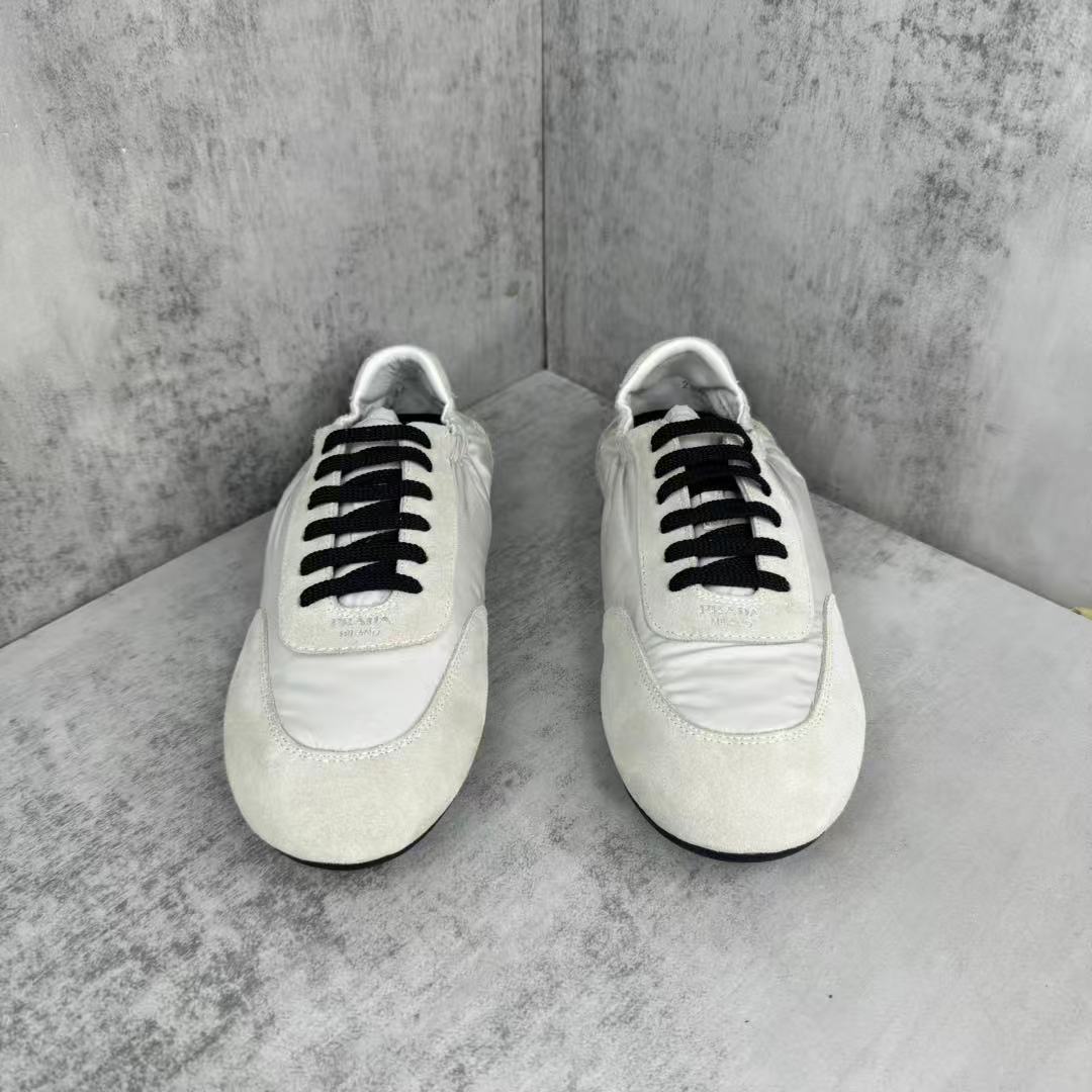 Prada プラダ コラプス Re-Nylon xスエード スニーカー