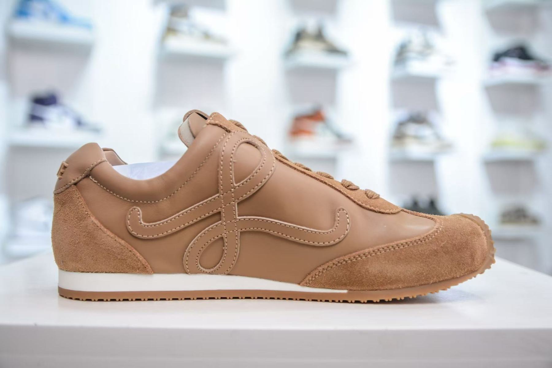 Loewe バレエランナー 2.0（ソフトカーフ）