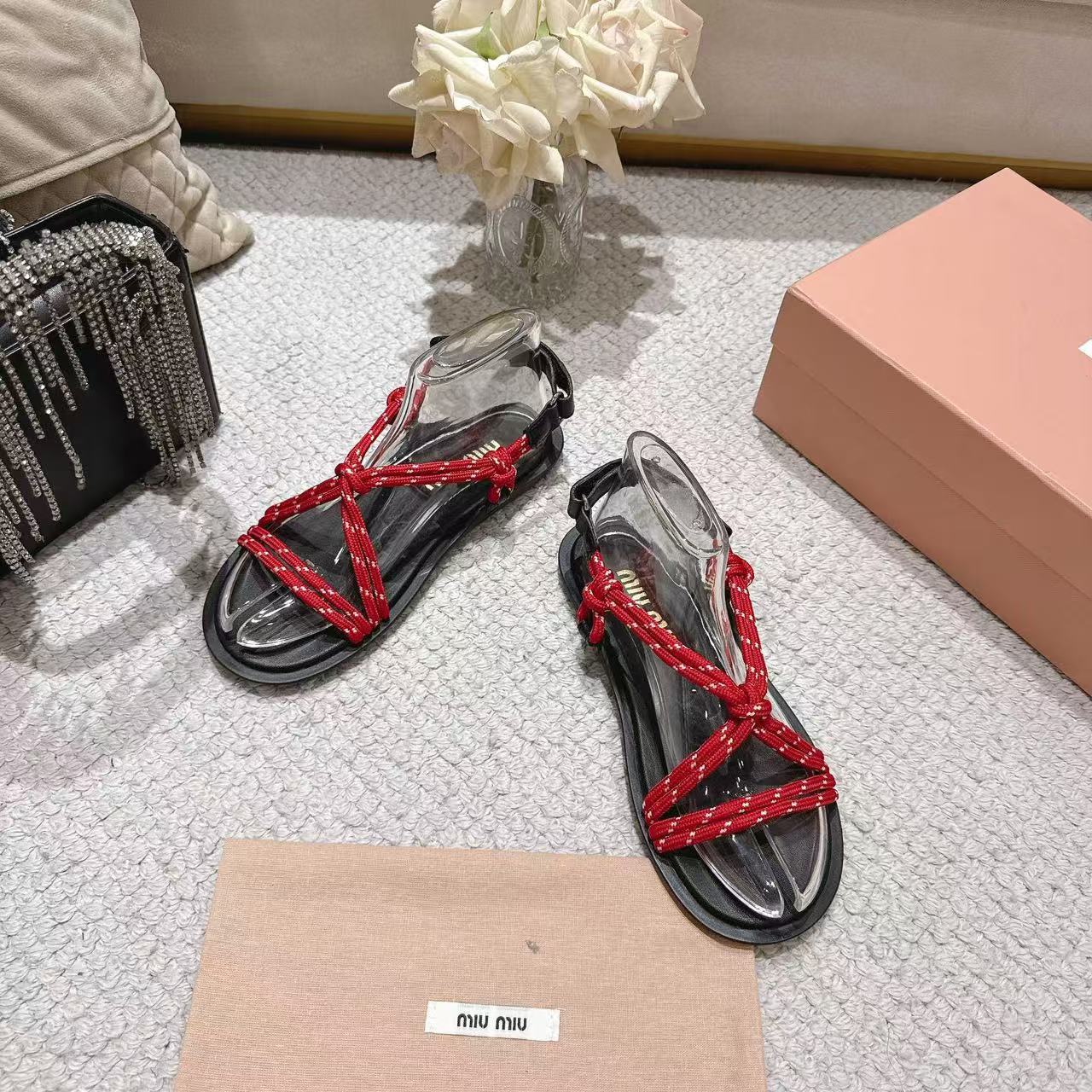 miumiuリビエール コードxレザー サンダル