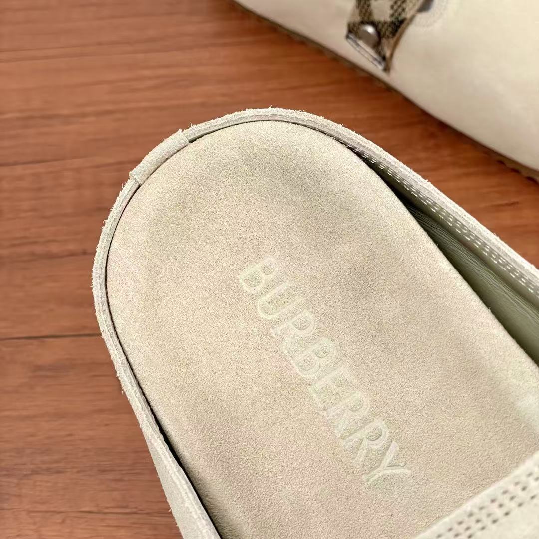 Burberry スエード アーチンクロッグ