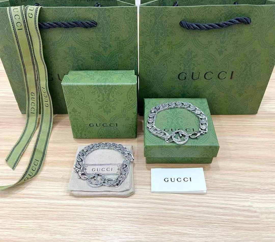 GUCCI 〔グッチ インターロッキング〕チェーン ブレスレット