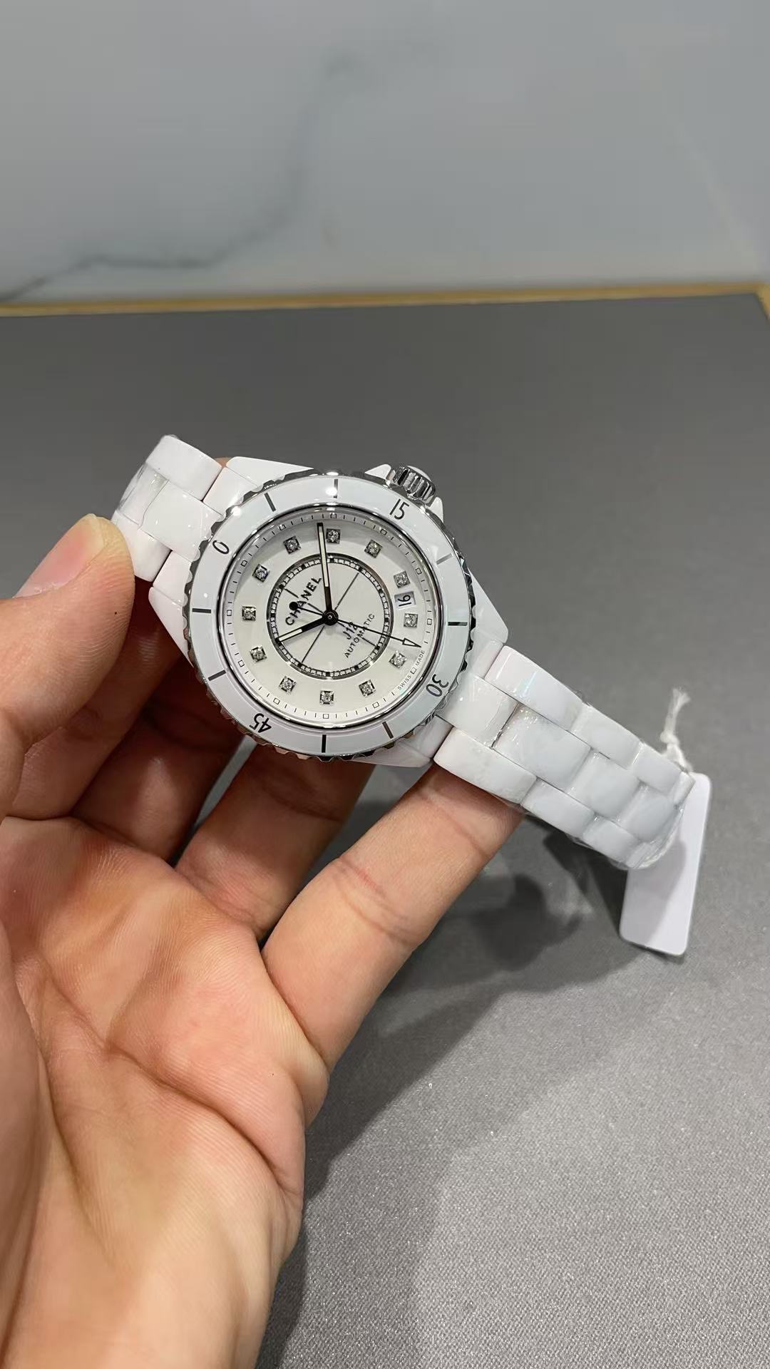 CHANEL J12 キャリバー12.2, 33mm