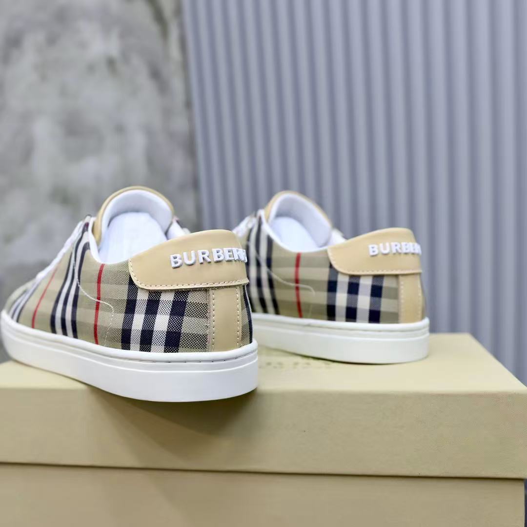 Burberry チェック＆レザー スニーカー