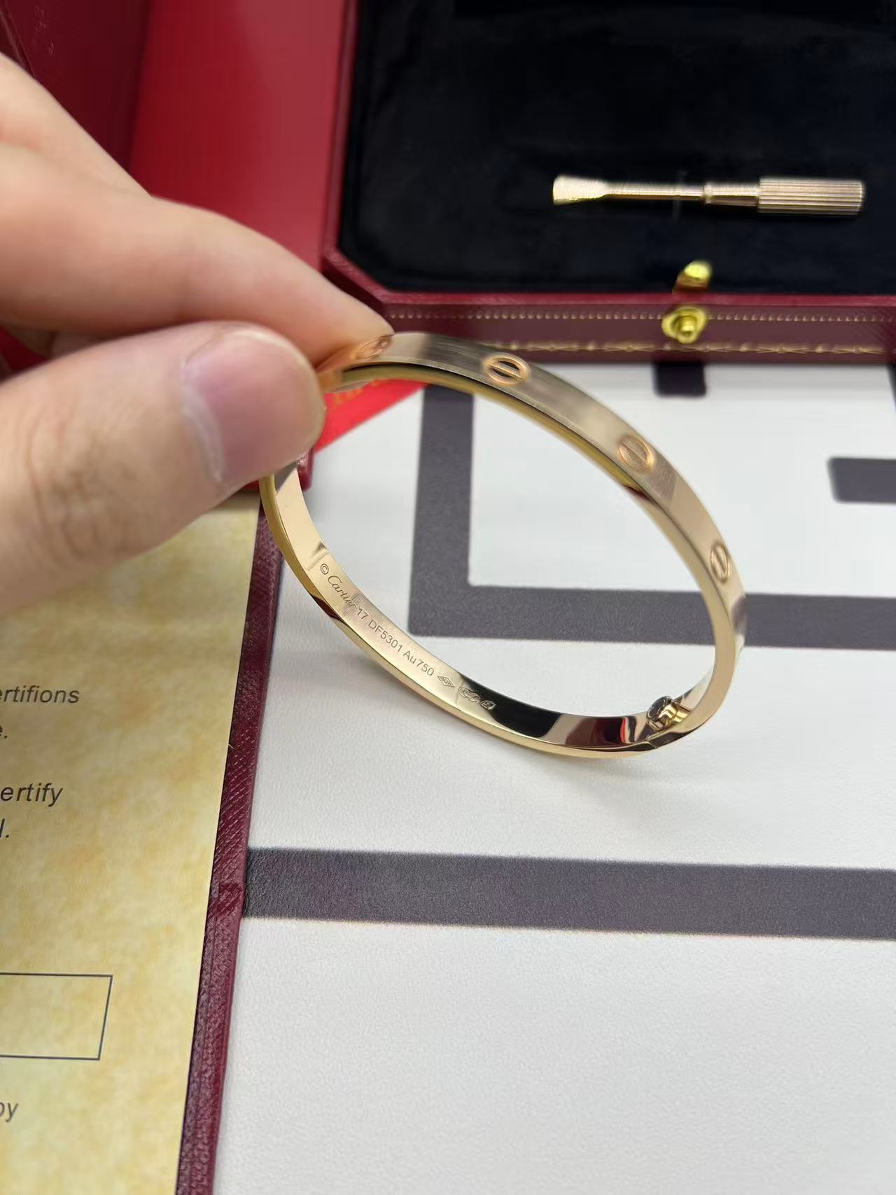 Cartier Love ブレスレット、スモールモデル