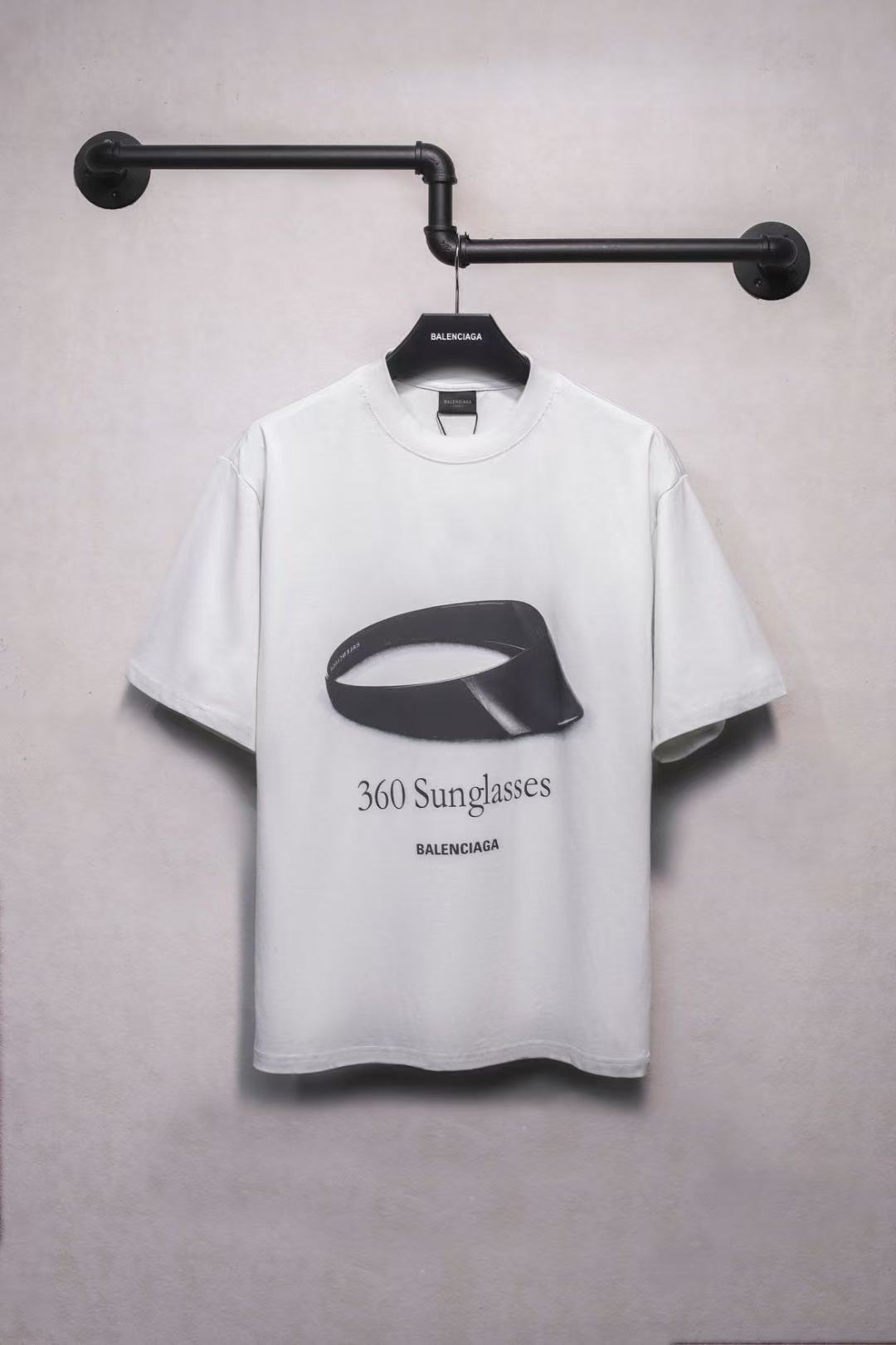 Balenciaga ダーティーエフェクト ホワイト の メンズ 360 SUNGLASSES Tシャツ ミディアムフィット