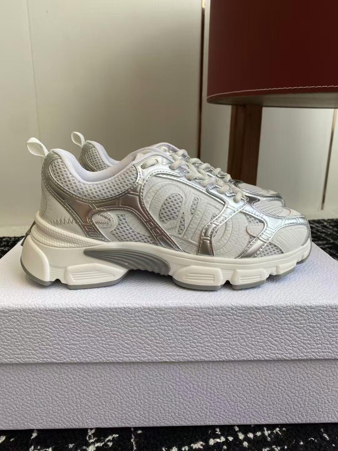 Dior Chrono スニーカー メッシュ & ラミネート レザーエフェクト インサーション