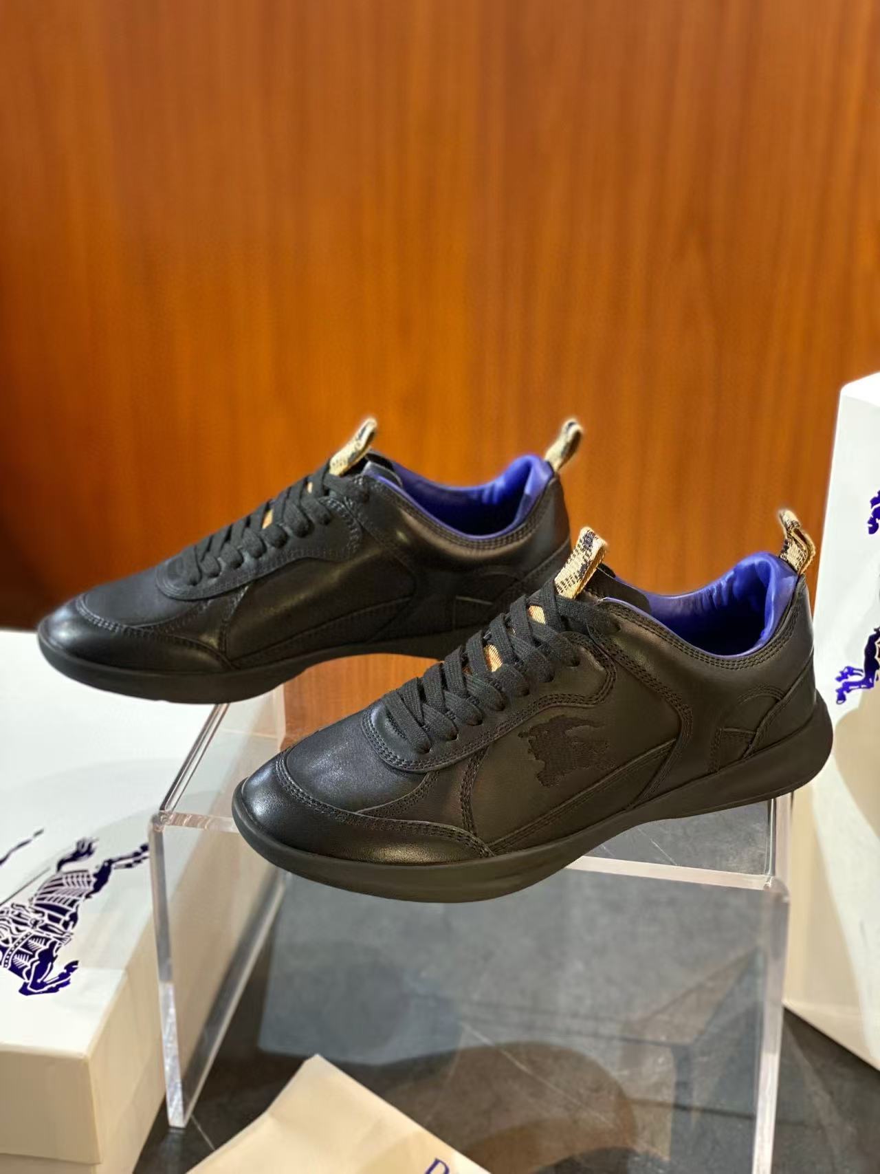 Burberry レザー マトリックススニーカー