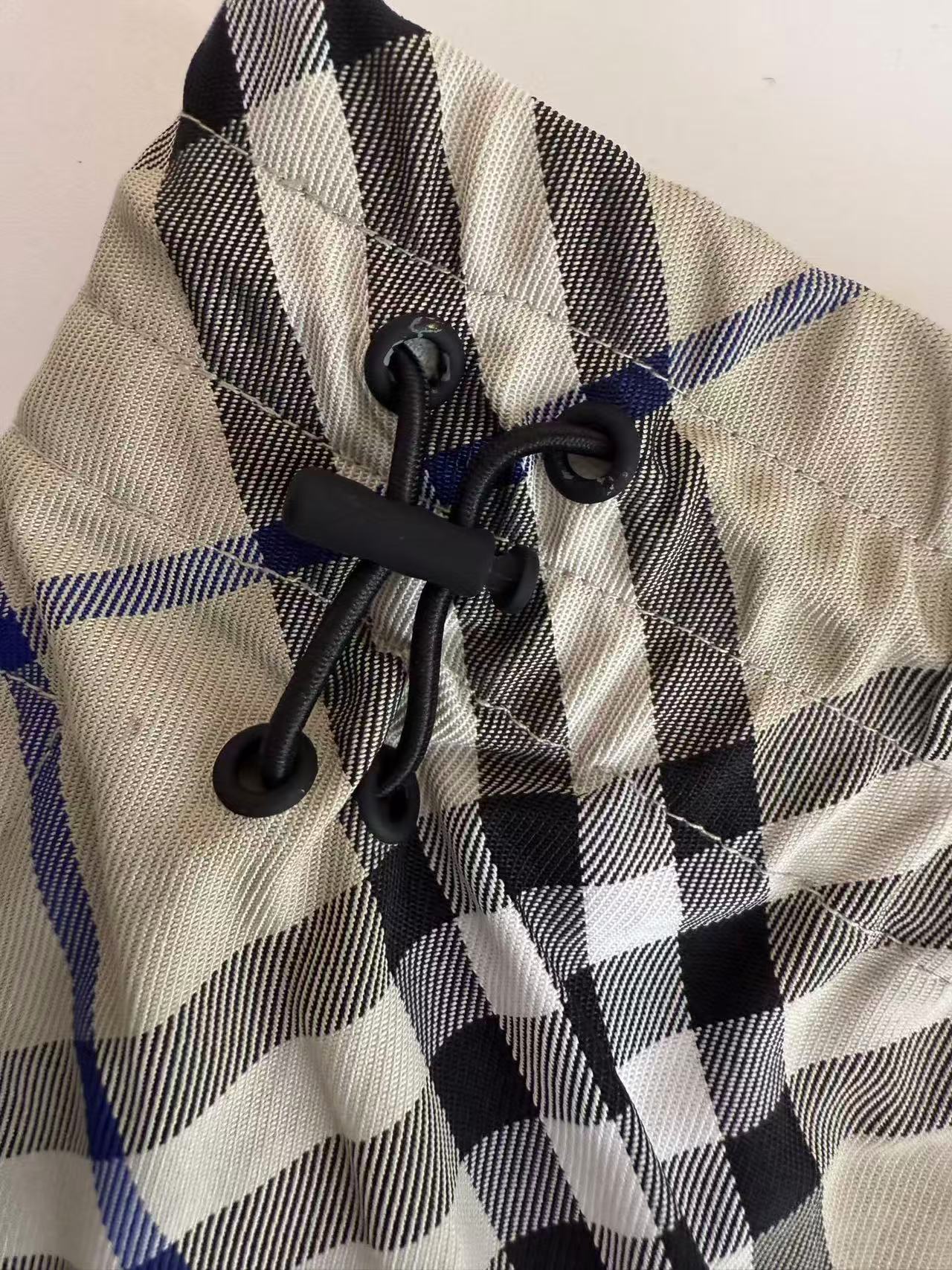Burberry チェック シルクショーツ