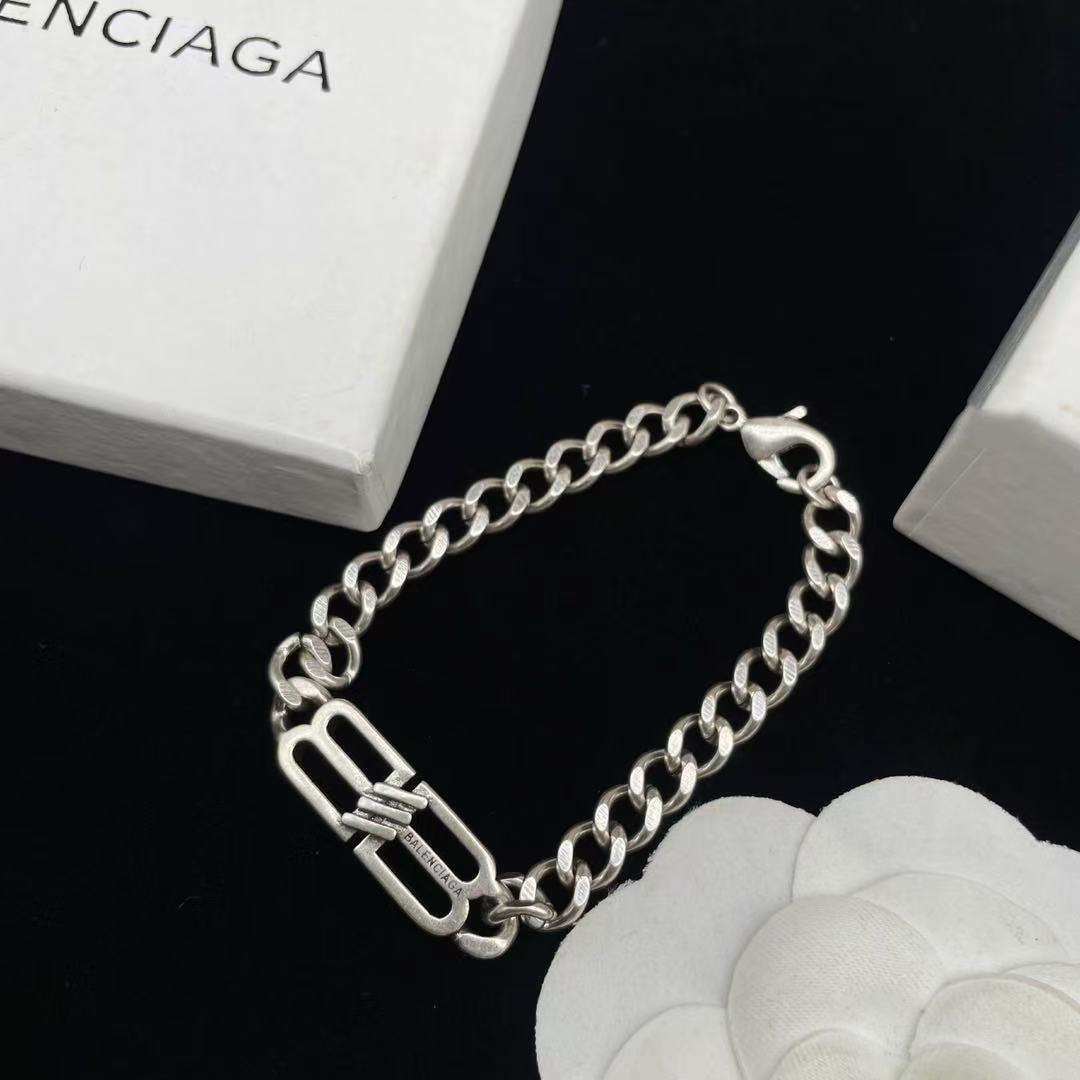 Balenciaga Bb Icon Gourmette ブレスレット で アンティークシルバー