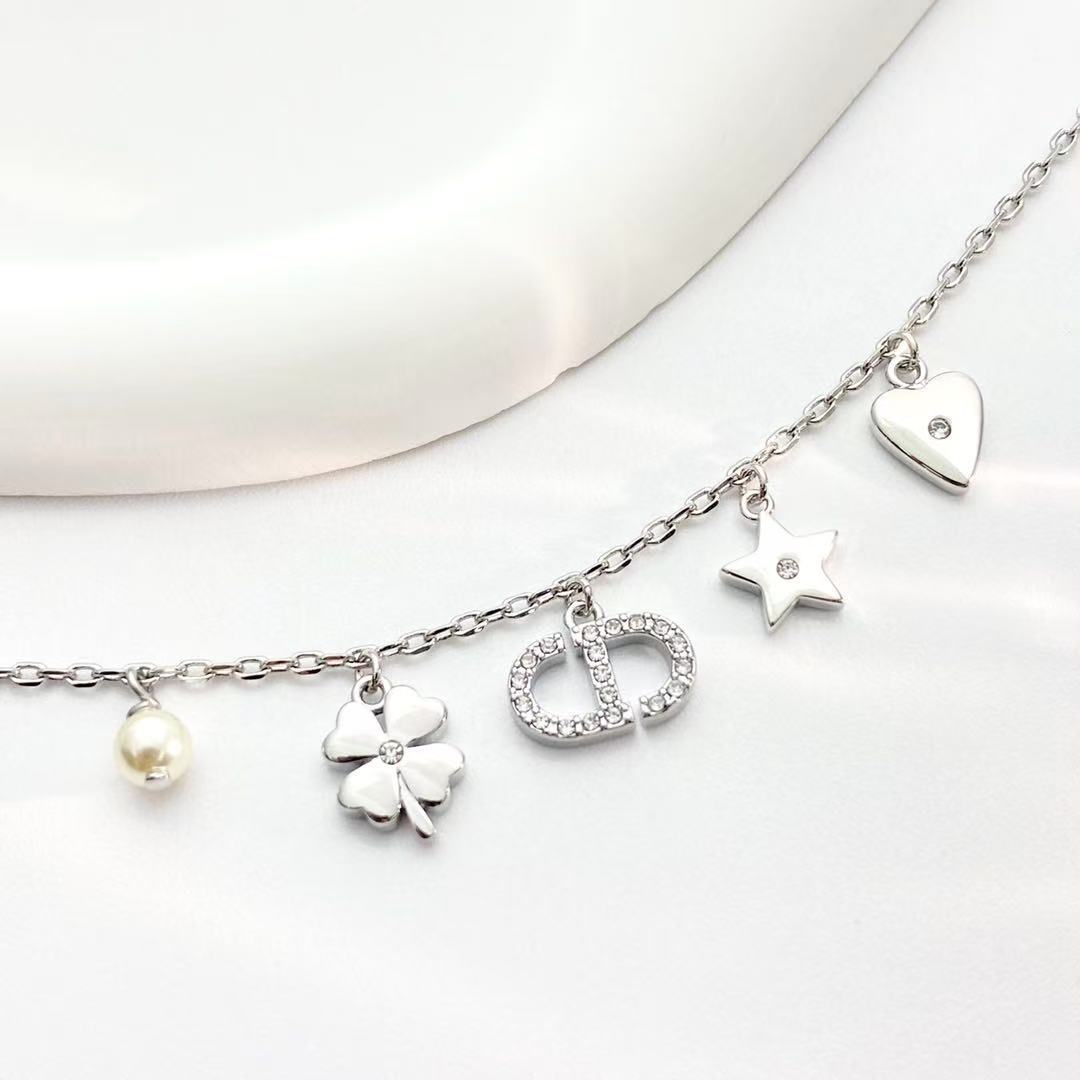 DIOR Petit CD Lucky Charms ブレスレット