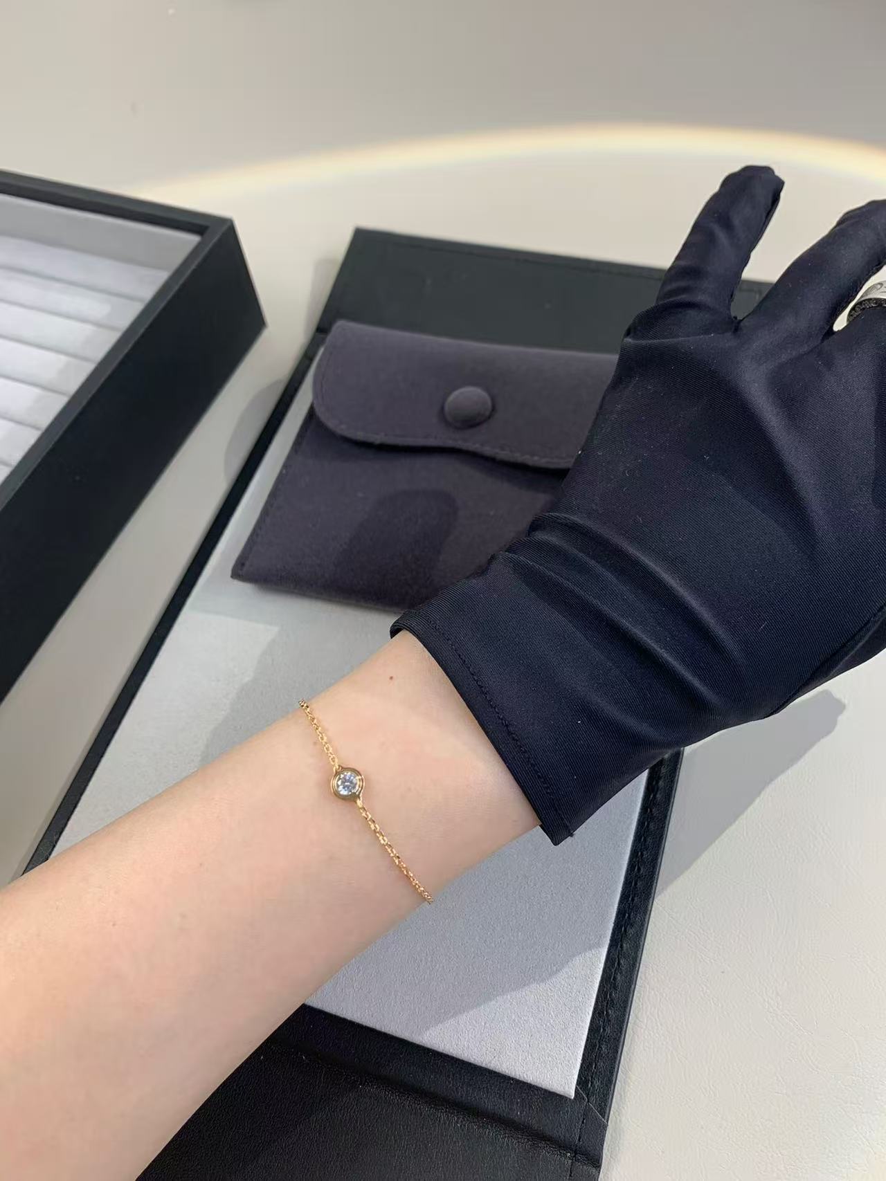 Cartier d'Amour bracelet XS【オンライン限定】カルティエ ダムール ブレスレット