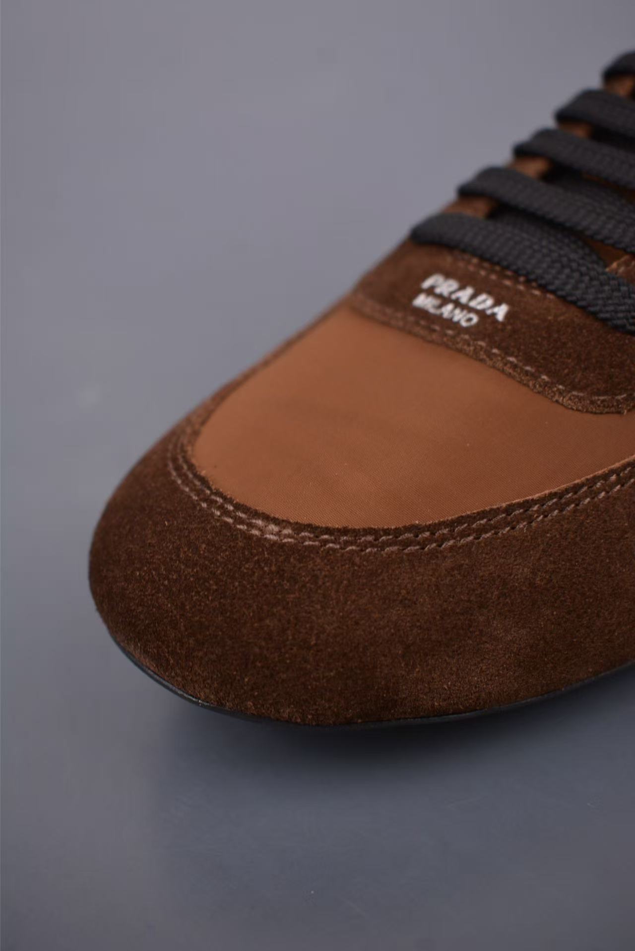 Prada プラダ コラプス Re-Nylon xスエード スニーカー