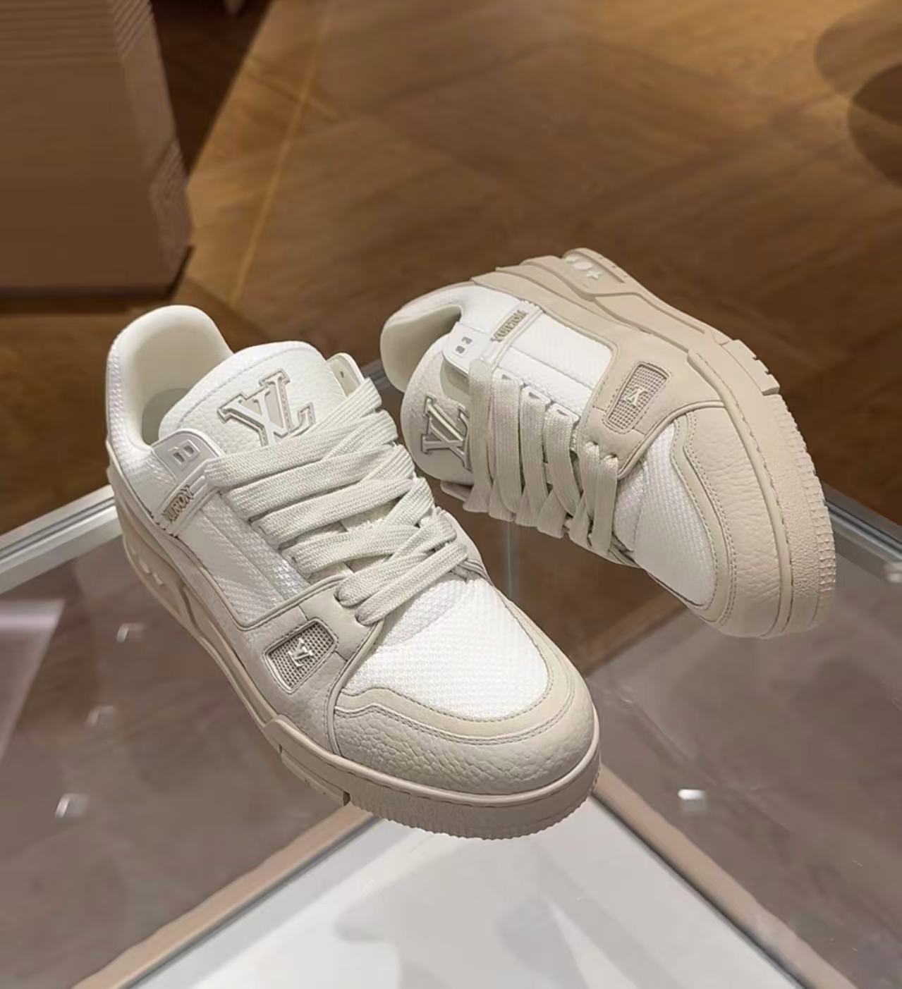 Louis vuitton トレイナー スニーカー